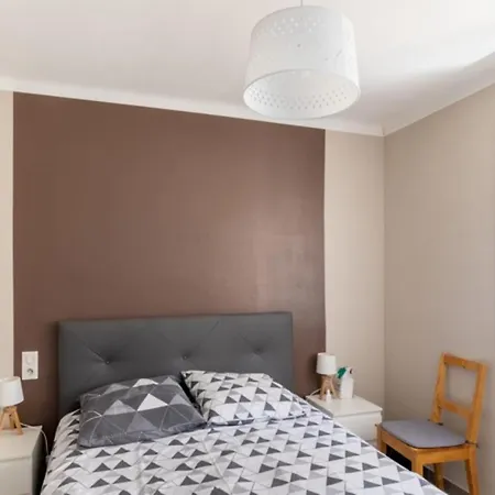 Apartman Bright 80 M With Balcony In The Hypercenter