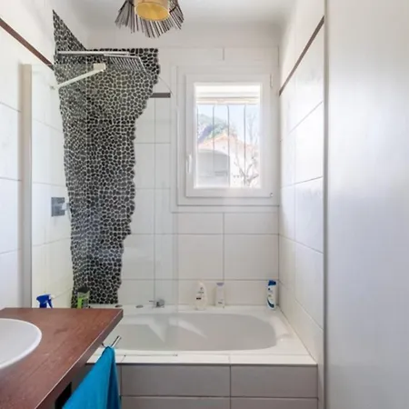Bright 80 M With Balcony In The Hypercenter Daire *